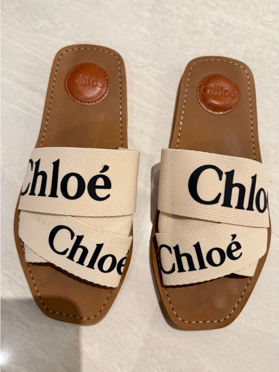Chloe Shoes - Chloe woody logo-detail Slides